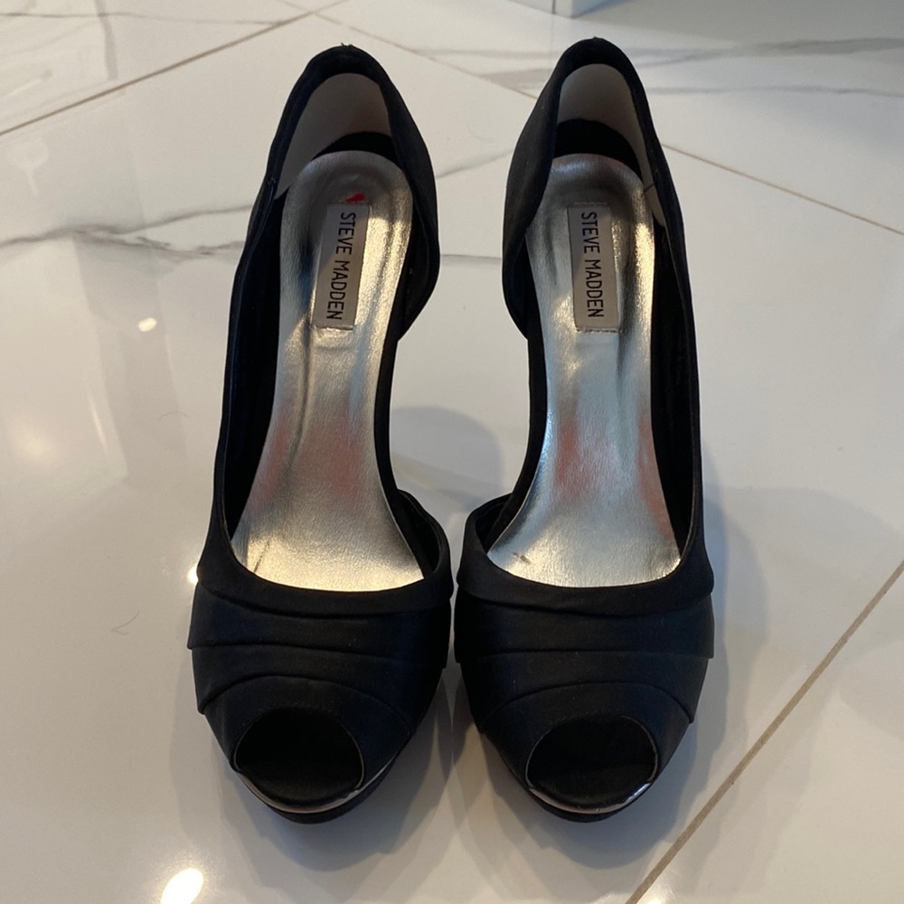 never worn steve madden heals